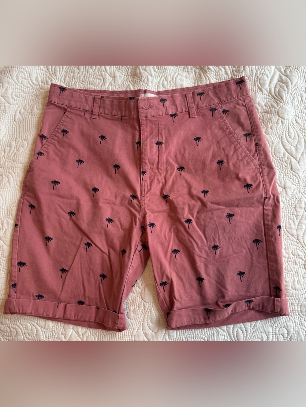 Hudson & Barrow Men’s Chino Shorts • Pink Palm Tree Print • Size 32